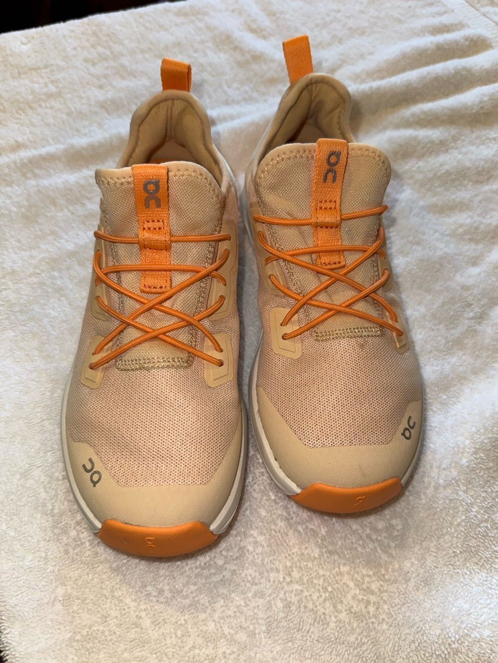 On Cloud Cloudleap Sneakers size 2 or K2. Tangerine (Orange)